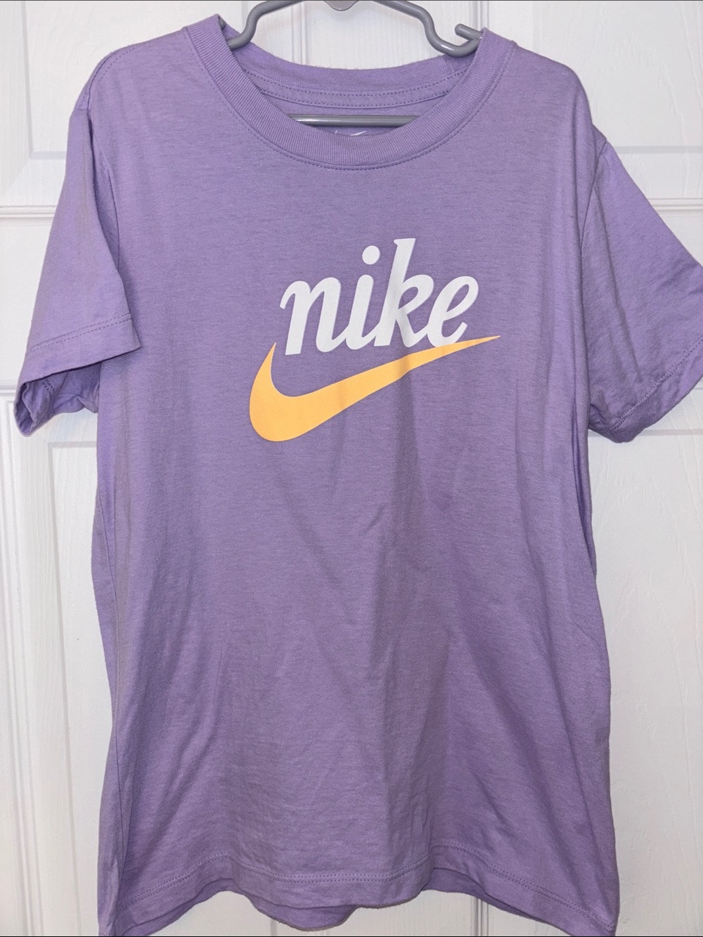 Nike girls tshirt size medium